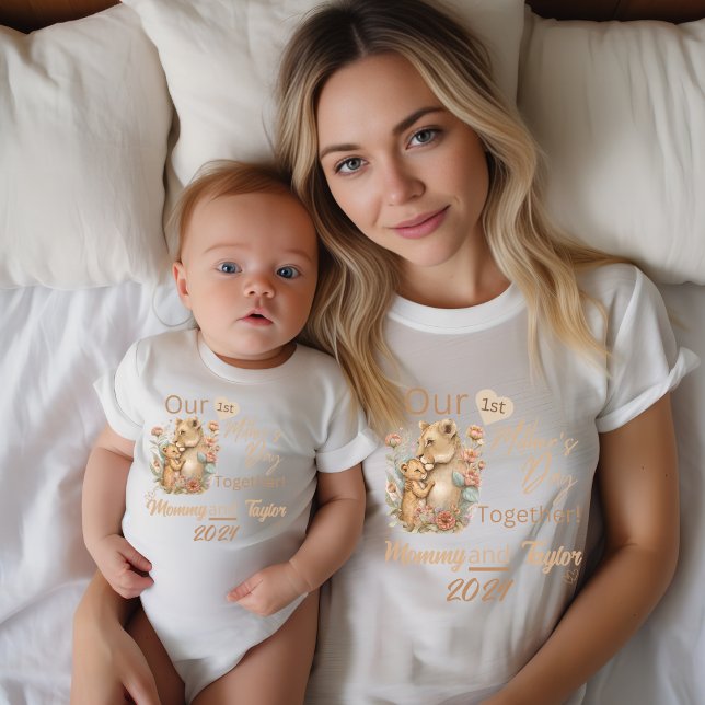 Baby Matching Lion - unser erster Muttertag zusamm Strampler (Matching Mommy and baby shirts. Lioness and cub. Our First Mother's Day Together!)
