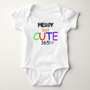 Baby Messy aber Niedlicher Spaß Strampler