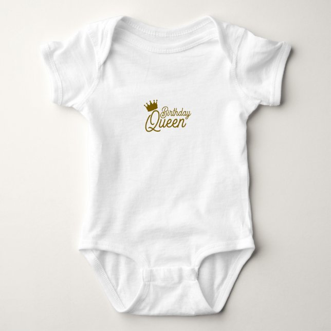 BABY PAMPERS SUITE STRAMPLER (Vorderseite)