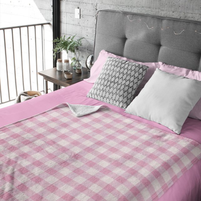 Baby Pink Gingham Fleecedecke (Von Creator hochgeladen)