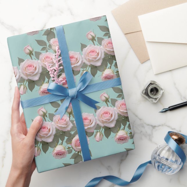 Baby-Pink-Rosen mit Salbeigrünen Blättern Geschenkpapier (Schenken)
