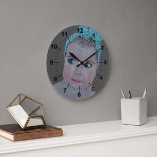 Baby-Porträtmalerei von Alfred Fox Große Wanduhr