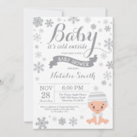 Baby seine kalte Außendusche
