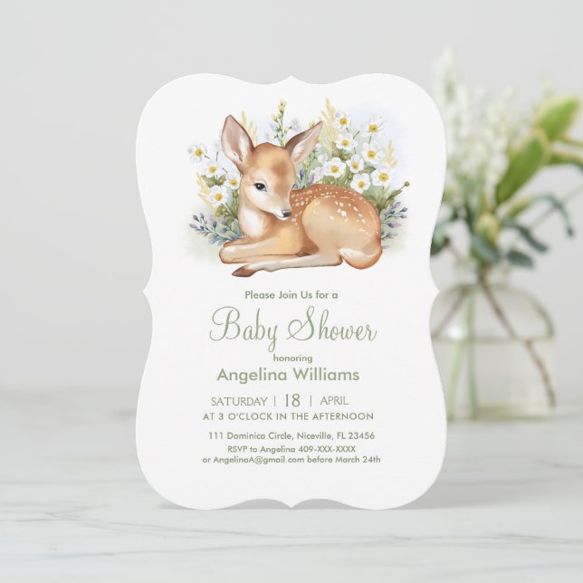 Baby shower invitations with an adorable  fawn. (Debout devant)
