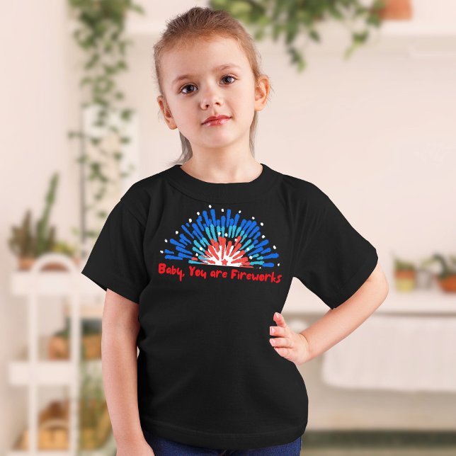 Baby Sie sind Feuerwerk 4. Juli T-Shirt (Baby, you are the fireworks. happy 4th of July Holiday.)