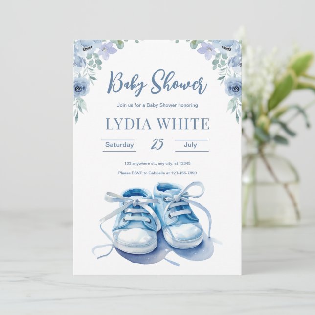 Baby Sneakers Baby Shower Invasion, Baby Boy Einladung (Stehend Vorderseite)