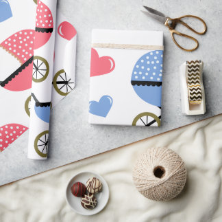 Baby Stroller mit LIEBE Geschenkpapier