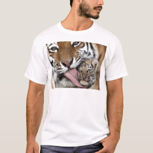 Baby Tiger mit Bad T-Shirt