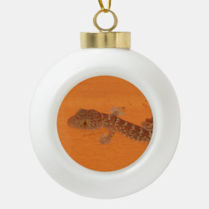 Baby Tokay Gecko Keramik Kugel-Ornament