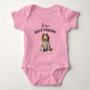 Baby und pelziger Freund, beste Freunde Strampler
