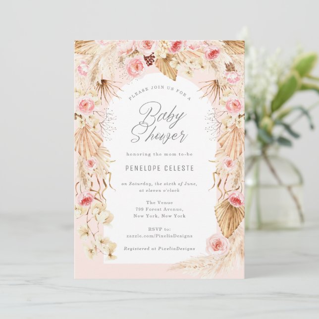 Babydusche nach dem Motto Boho mit rosa Blumenboge Einladung (Stehend Vorderseite)