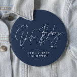 Babyduschskript, modern, minimalblau button<br><div class="desc">Baby Dusche Drehbuch moderne marineblau-weiß elegante Party Dekoration Button Design. Ideal für ein minimalistisches Babydusche-Party.</div>