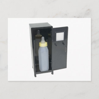 BabyFlascheInLocker122111 Postkarte