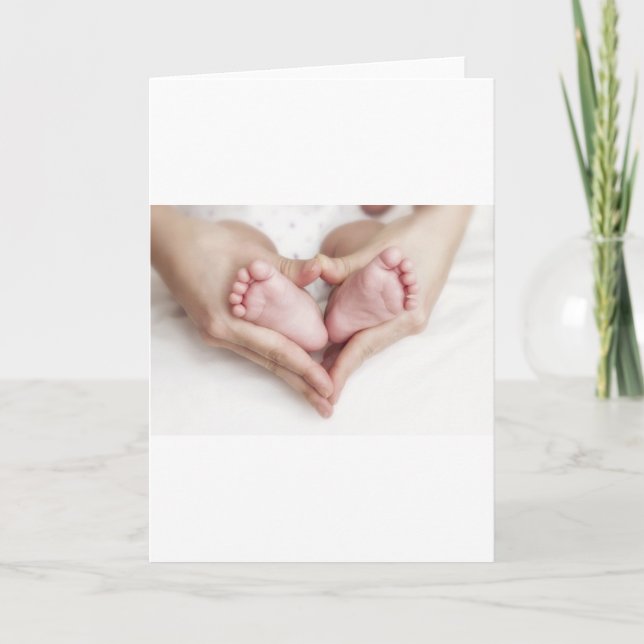 Babyfüße in den Mutterhänden Karte (Vorderseite)