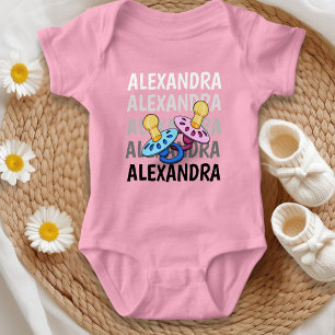 Babynamensnuancen weiß bis schwarz mit Schnuller P Baby Strampler