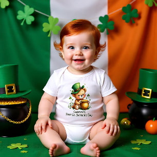 Baby's 1. St. Patrick's Day, Shamrock Snuggles Baby Strampler