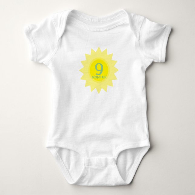 BABYS ALTER IN MONATEN SONNENBURST BABY STRAMPLER (Vorderseite)