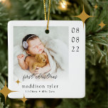 Babys erstes Weihnachtsfest-Foto Keramikornament<br><div class="desc">Ein modernes Foto</div>