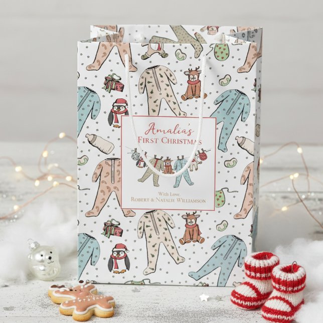 Babys erstes Weihnachtsgeschlecht neutral Mittlere Geschenktüte (Cute Baby's First Christmas Gift Bags Cute Winter Xmas Pajama, Reindeer, Teddy Bear, Penguin Pattern)