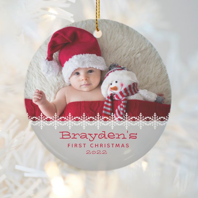 Baby's First Christmas 2023 Foto Red Gray Keramik Ornament (Von Creator hochgeladen)