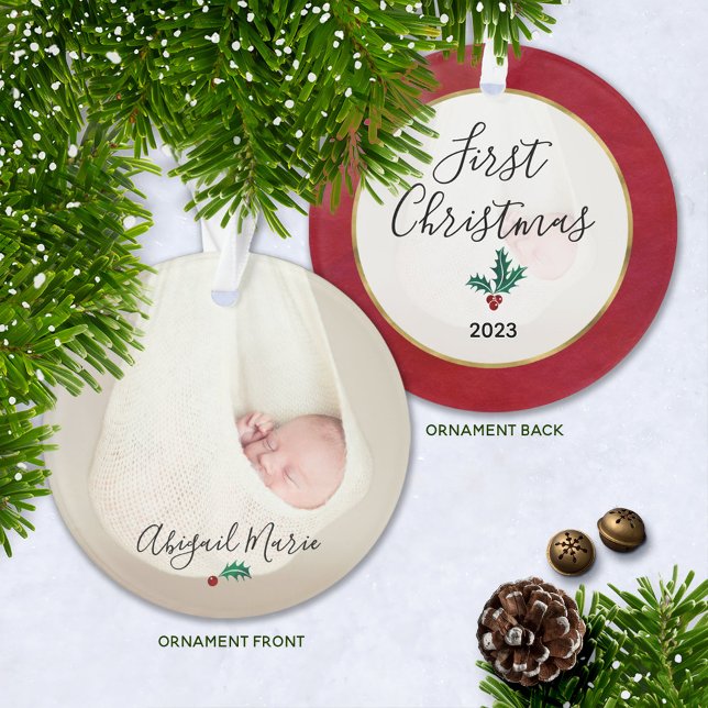 Baby's First Christmas Foto Green & Red Holly Ornament (Keepsake Baby's First Christmas Ornament with Year and Baby's Name)