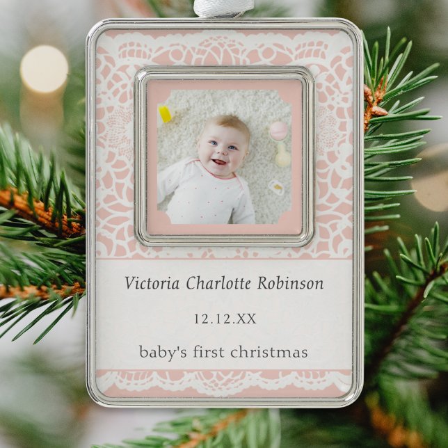 Baby's First Christmas Pink White Lace Photo Rahmen-Ornament Silber (A personalized Christmas photo ornament for baby's first Christmas, in peach with white lace effect)