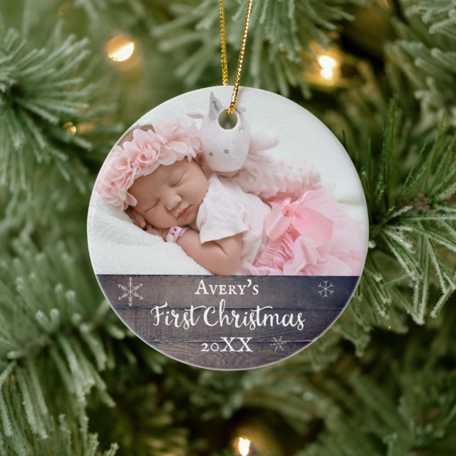 Baby's first Christmas Rustic wood individuelle Na Keramik Ornament (Baum)