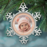Baby's First Christmas - Simple Coral Girl Schneeflocken Zinn-Ornament<br><div class="desc">Fügen Sie ein Bild zu diesem niedlichen Urlaubssornament hinzu - perfekt für kleine Mädchen. Ein einfacher,  hellrosa Korallenrand ist ein unvergessliches Ornament für Ihren Baum. Ein moderner minimaler Schriftart für das Jahr mit einem Platz zum Hochladen von 1 quadratischem Foto.</div>