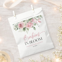 Babys in blutrosa Rose Blumenzwiebeln Kinderdusche