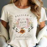 Bach Crew Western Floral Horseshoe Bachelorette<br><div class="desc">Treten Sie mit unserem atemberaubenden "The Bach Crew" Cowgirl Blütenhufeisen Western Junggeselinnen-Abschied tri-mix Shirt ein! Dieses Shirt verbindet Komfort und Charme perfekt und ist für die Braut der Moderne konzipiert, die ihren einzigartigen Geist feiert. Ideal für einen Western-themed Bachelorette, um Ihre Liebe für alle Dinge Western, dieses Shirt fügt eine...</div>