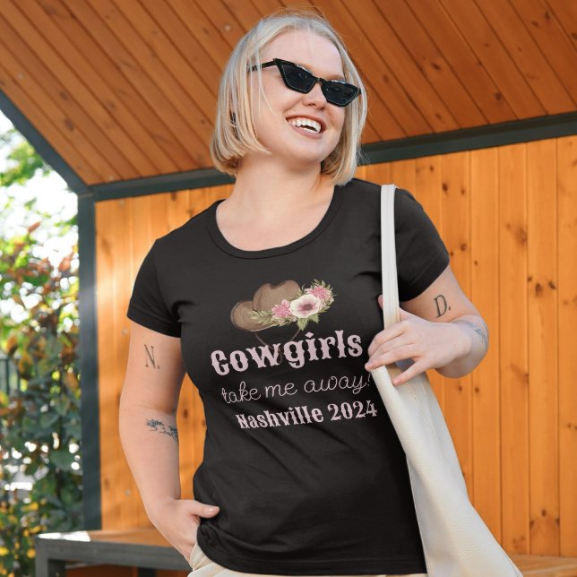 Bachelorette Cowgirl Themed Destination Nashville T-Shirt (Von Creator hochgeladen)