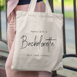 Bachelorette | Modernes Minimalistisches Drehbuch Tragetasche<br><div class="desc">Dieses Junggeselinnen-Abschied ist mit einer handgeschriebenen Schriftzeichen-Typografie ausgestattet. Sie können den Namen,  das Datum,  den Namen der Braut,  den Namen der Braut oder Ihre persönliche Nachricht ganz einfach personalisieren! Das elegante Accessoire für ein Junggeselinnen-Abschied- oder Bachelorettenwochenende!</div>