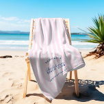 Bachelorette Rosa und Navy Retro Moderne Strandtuch<br><div class="desc">Dieses Handtuch verbindet mühelos den Retro-Charme mit einer modernen Drehung am Strand, die eine stilvolle Mischung aus Rosa und Marinestönen bietet. Ideal für Strandfeiern, fügt dieses Handtuch Ihrer Bachelorette eine spielerische Touch hinzu. Es ist mit Stil und Funktionalität ausgestattet und eignet sich perfekt für Ausflüge am Strand oder zur Entspannung...</div>