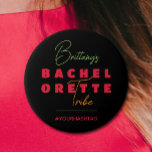 Bachelorette Stamm Hashtag Button<br><div class="desc">Der Name der Braut in schicken Schriften, das Wort bachelorette Stamm, und #yourhashtag, diese Knöpfe machen Spaß, Ihren Junggeselinnen-Abschieden zu geben. Perfektes Gastgeschenk für Ihren Brautstamm! PASSENDE Artikel in unserer Sammlung.</div>