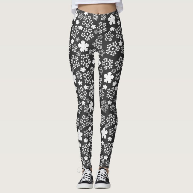 Back and White Star and Snowflakes Winter Pattern Leggings (Vorderseite)