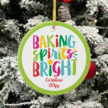 Backwaren Spirituosen Helle, farbenfrohe Weihnacht Keramik Ornament<br><div class="desc">Dieses Weihnachtsdesign zeigt den Text "Backbriefe hell" in lustiger, farbenfroher Typografie. Klicken Sie auf die Schaltfläche Anpassen, um mehr Flexibilität beim Hinzufügen/Ändern des Textes und/oder der Grafik zu erhalten! Variationen dieses Designs sowie der Koordinationsprodukte sind in unserem Shop, zazzle.com/store/doodlelulu, erhältlich. Kontaktieren Sie uns, wenn Sie dieses Design für ein bestimmtes...</div>