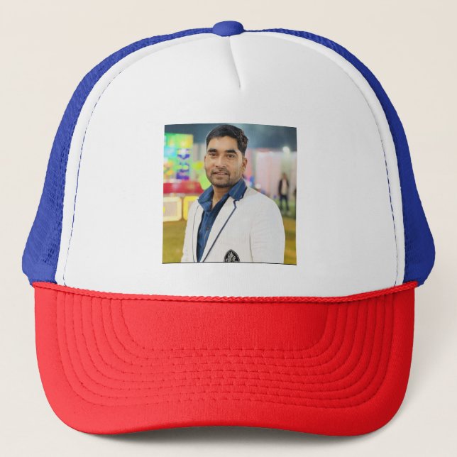 "Bada Bhai : Ek Tasveer ka Jadoo, Casquette Topi k (Devant)
