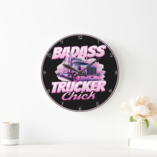 Badass Trucker Chick Pink Power Große Wanduhr (Zuhause)