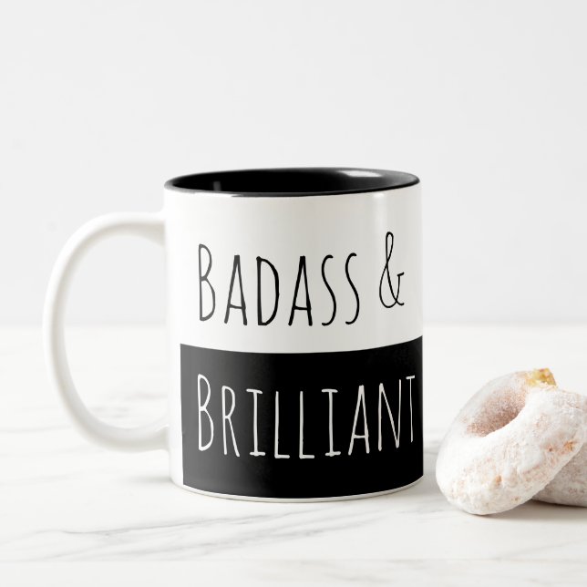 Badass u. glänzender Morgen Zweifarbige Tasse (Mit Donut)