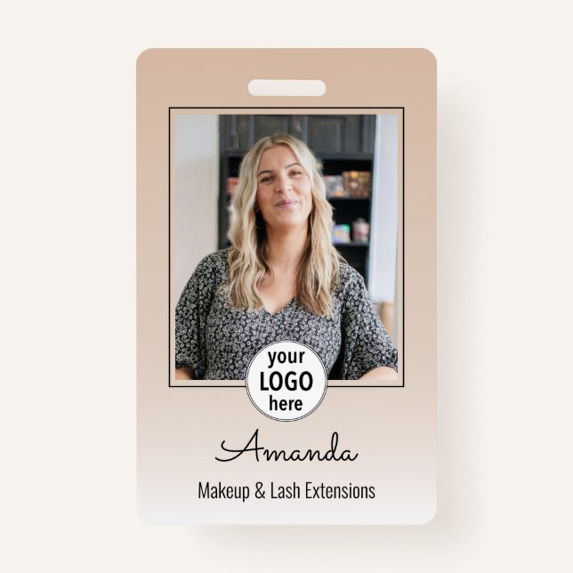 Badge Beige Blush Minimal Elegant Photo Lashes (Devant)