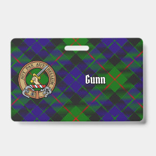 Badge Blason du clan Gunn sur tartan