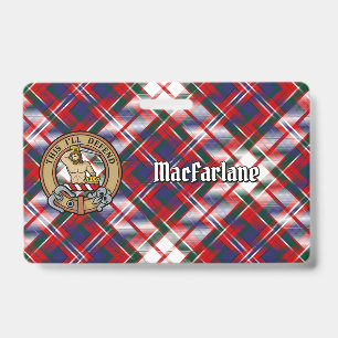 Badge Blason du clan MacFarlane sur tartan de robe de so