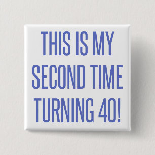 Badge Carré 5 Cm 80e anniversaire Gag cadeau