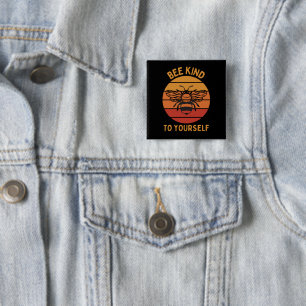 Badge Carré 5 Cm Abeille Liée À Vous Bouton