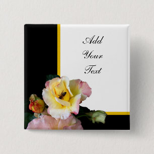 Badge Carré 5 Cm Abeille sur roses rose jaune Fleurs