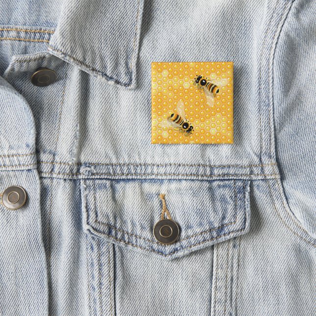 Badge Carré 5 Cm Abeilles de miel sur un Motif de nid d'abeille (Créateur téléchargé)