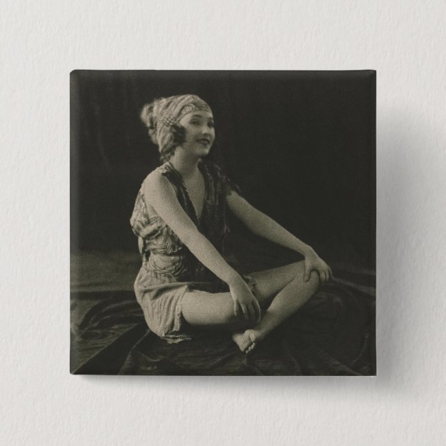 Badge Carré 5 Cm Aimez une pauvre femme de ménage assise Jambes cro (Devant)
