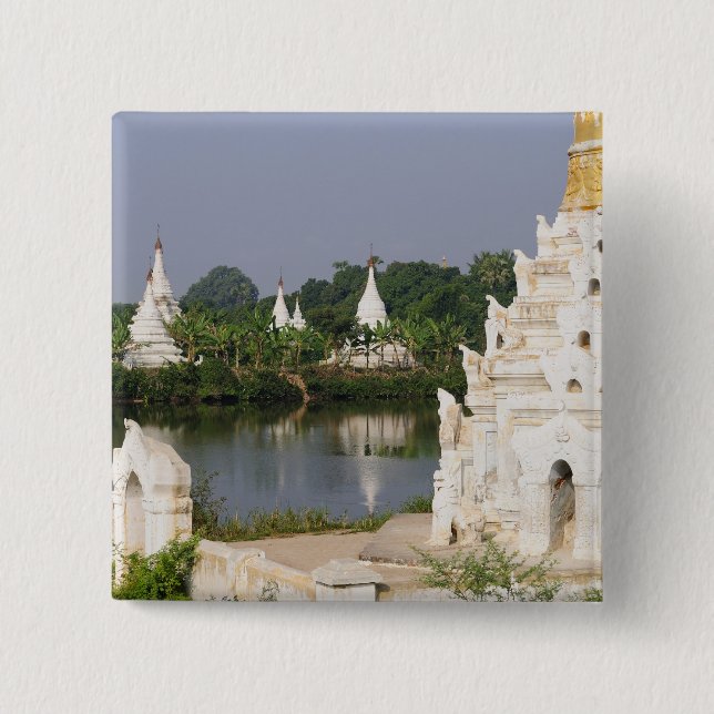 Badge Carré 5 Cm Asie, Myanmar (Birmanie), Mandalay. Un bouddhiste (Devant)