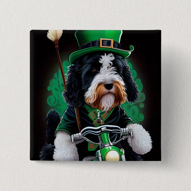 Badge Carré 5 Cm Bernedoodle Chien conduisant vélo St. Patrick's Da (Devant)