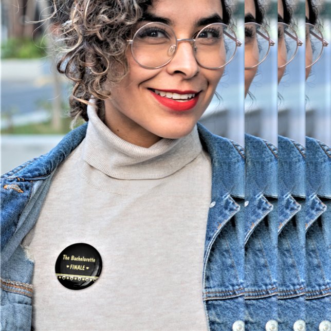 Badge Carré 5 Cm Bouton Finale Love Cat Bachelorette ( Love Cat Bachelorette Button designed by Poet Adiela Akoo. Love it? GET it! Shop the collection now)